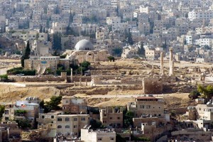 انخفاض تدريجي على الحرارة وزخات خفيفة لغاية الأربعاء