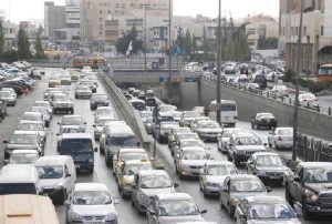 إزدحامات مرورية خانقة في شوارع عمان