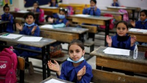 قبيلات: لقاحات كورونا غير ملزمة للطلبة
