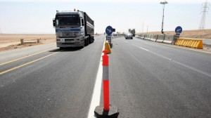 11 إصابة بتصادم على الطريق الصحراوي وقطع مؤقت للسير فيه بسبب الغبار