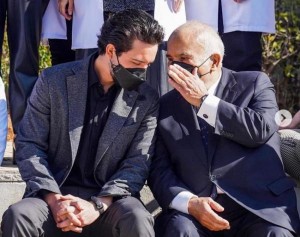 الأمير الحسن يصطحب الأمير الحسين في جولة بالجمعية العلمية الملكية