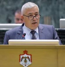 النائب علي الطراونة: وفاة شخص، و15شابا من المتعطلين عن العمل يهددون بالانتحار من أعلى قلعة الكرك