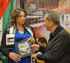 هيئة الأسرى الفلسطينية تكرم الناشطة رانيا حدادين ..صور