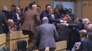 الذنيبات يكشف عن الشكاوى المسجلة رسميا إثر "عراك النواب"