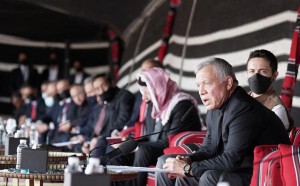 الملك خلال لقاء وجهاء معان: أولوية دعم المصانع الإنتاجية لتوفير فرص العمل
