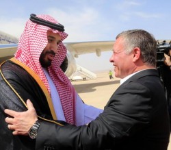 ولي العهد السعودي يطمئن هاتفياً على الملك راجياً له دوام العافية