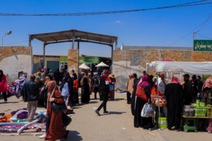 ما سر إقبال التونسيين على مدينة بنقردان الحدودية رغم بعدها؟