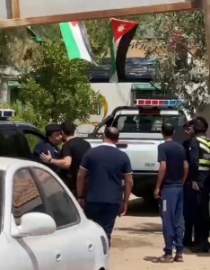 بالفيديو ...نائب الملك يتفقد إحدى محطات شرطة حماية البيئة والسياحة في العقبة