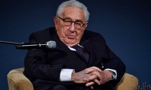 كيسنجر يقترح تنازل أوكرانيا لروسيا