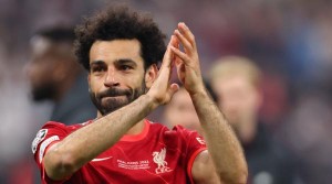 محمد صلاح يهدد ليفربول: اقبلوا شروطي أو سأنتقل إلى الغريم