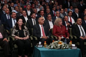 مندوبا عن الملك .. الخصاونة يرعى افتتاح احتفالية إربد عاصمة الثقافة العربية