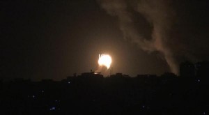 طائرات الاحتلال تقصف موقعين في قطاع غزة