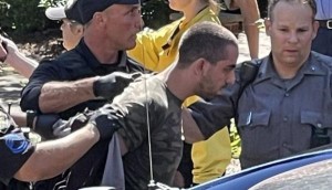 أصوله لبنانية .. من هو منفذ عملية طعن الكاتب سلمان رشدي؟