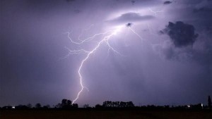 مصرع 13 يمنيا بصواعق رعدية ضربت غربي البلاد