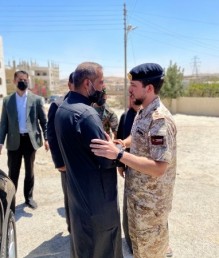 بالصور...ولي العهد الأمير الحسين في الرصيفة لتقديم العزاء للمحامي الدعجة