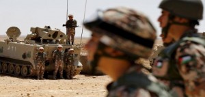 الجيش يقتل مهربا قادما من سوريا .. وفرار آخرين