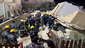 والدة الطفلة الناجية: رضيعتي حمتها شمعة ومنفس صغير تحت الأنقاض وقدرة الله عز وجل