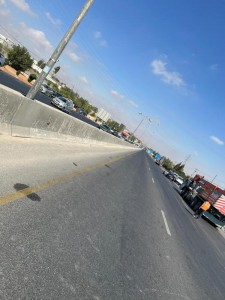 إعادة فتح طريق المطار بالاتجاهين بعد ازالة جسر المشاة