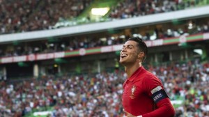 رونالدو يتفوق على ميسي ولاعبي العالم بلقب جديد