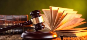 الحبس لـ 3 اشخاص وبراءة نائب بقضية استعمال دمغة مزورة