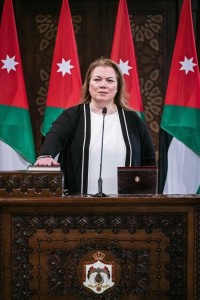 السيرة الذاتية لوزيرة التخطيط زينة طوقان