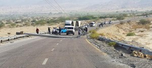 سقوط عمود كهرباء يغلق طريق العقبة الأغوار الجنوبية