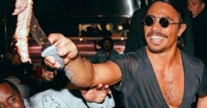 الشيف “نصرت” ينشر فاتورة في مطعمه بقيمة 167 ألف دولار… وهجومٌ عليه