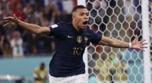 فرنسا أول المتأهلين إلى دور 16 في كأس العالم