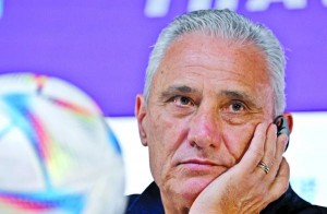 أول تعليق من مدرب البرازيل بعد الخسارة من الكاميرون