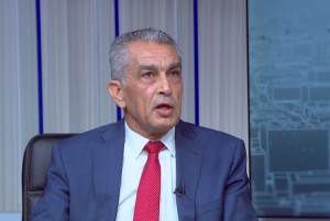 مجاهد: صلاحيات قطاع النقل مبعثرة ولا دعم سياسي له