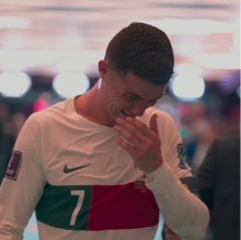 بالصور ... رونالدو ينهار باكيا بعد الخروج من كأس العالم