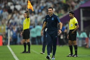 مدرب الأرجنتين: نهائي المونديال ليس مجرد مواجهة بين ميسي ومبابي