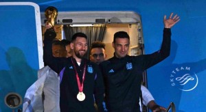 وصول منتخب "راقصي التانغو" برفقة كأس العالم إلى الأرجنتين