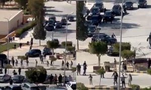 بالفيديو...الملك في مضارب الفرجات بوادي موسى