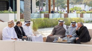 الملك يشارك في لقاء أخوي تشاوري بأبوظبي