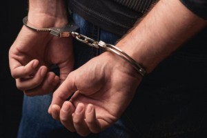 الأمن العام: إلقاء القبض على شخصين حاولا سلب محل صرافة في محافظة الزرقاء