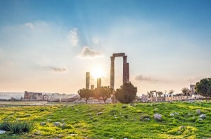 الحرارة أعلى من معدلاتها وأجواء مشمسة لنهاية الأسبوع