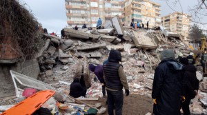 ارتفاع وفيات زلزال تركيا إلى أكثر من 48 الفا