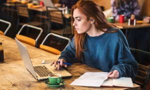 جابرا تطلق سماعة الأذن Elite4