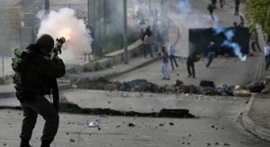 نابلس .. إصابة 57 فلسطينيا في مواجهات مع الاحتلال