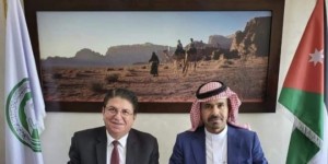 الفوسفات تتبرع بمركبة نقل وجهاز مساحة لبلدية السلطاني ومعدات واليات زراعية لجمعية الوادي الابيض