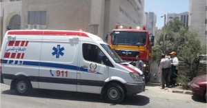 لم تخرج من المنزل منذ 16 عاما .. الدفاع المدني ينقل مريضة من الزرقاء إلى عمان للعلاج