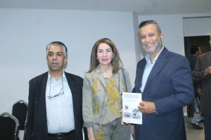 النهضة العربية (أرض) تحتفي بإشهار كتاب “رسل تحت أزير الرصاص” للباحث شحادة