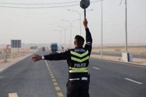 ضبط مركبة تسير بسرعة 208 كلم على الطريق الصحراوي