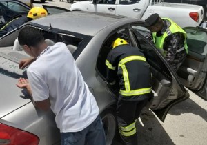 تحطم زجاج مركبة بسبب المعطر بالكرك -  صور
