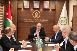 وزير الصناعة والتجارة يشيد بدور قطاع المواد الغذائية