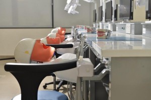 هيئة اعتماد مؤسسات التعليم العالي توافق على استحداث كلية طب أسنان في 3 جامعات خاصة