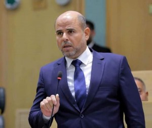 النائب العكور يطالب بفصل الطلاب عن الطالبات في الجامعات