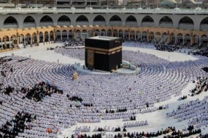 السعودية تعلن عن تأشيرة العمرة المجانية .. تعرّف على آلية التقديم