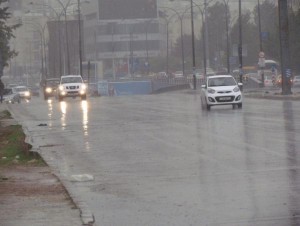 الثلاثاء: زخات مطرية متفرقة مصحوبة بالرعد وتحذير من الضباب